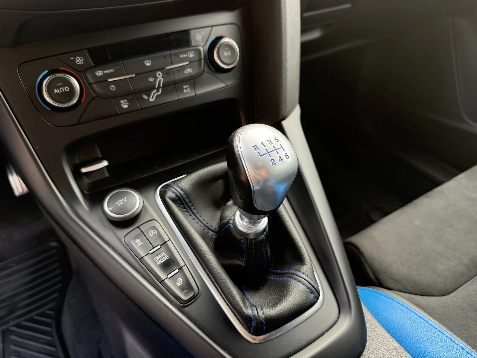 Interiörbild 2018 Ford Focus RS (18)