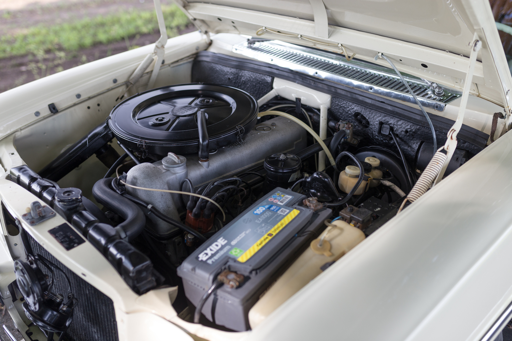 Image of 1971 Mercedes 250 C mechanics
