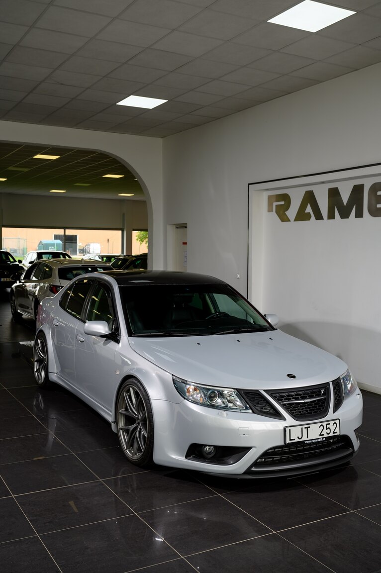 Exteriörbild på 2008 SAAB 9-3 Aero SportSedan Silver Beast SFRO
