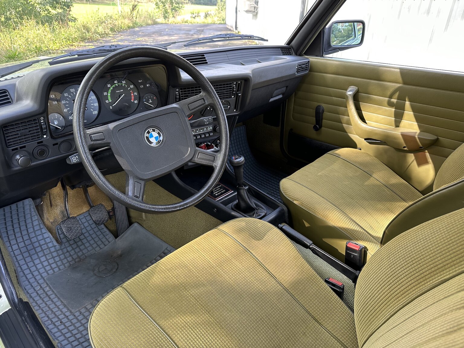 Innenraumfoto von 1980 BMW 320i E21