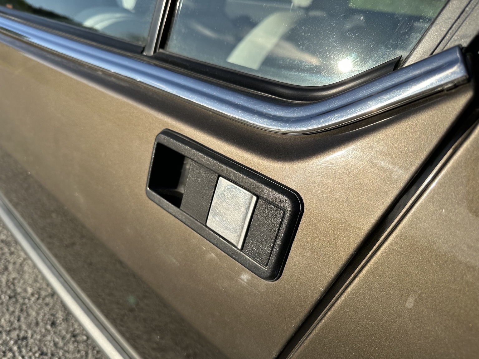 Exteriörbild på 1984 Alfa Romeo Alfetta 2000