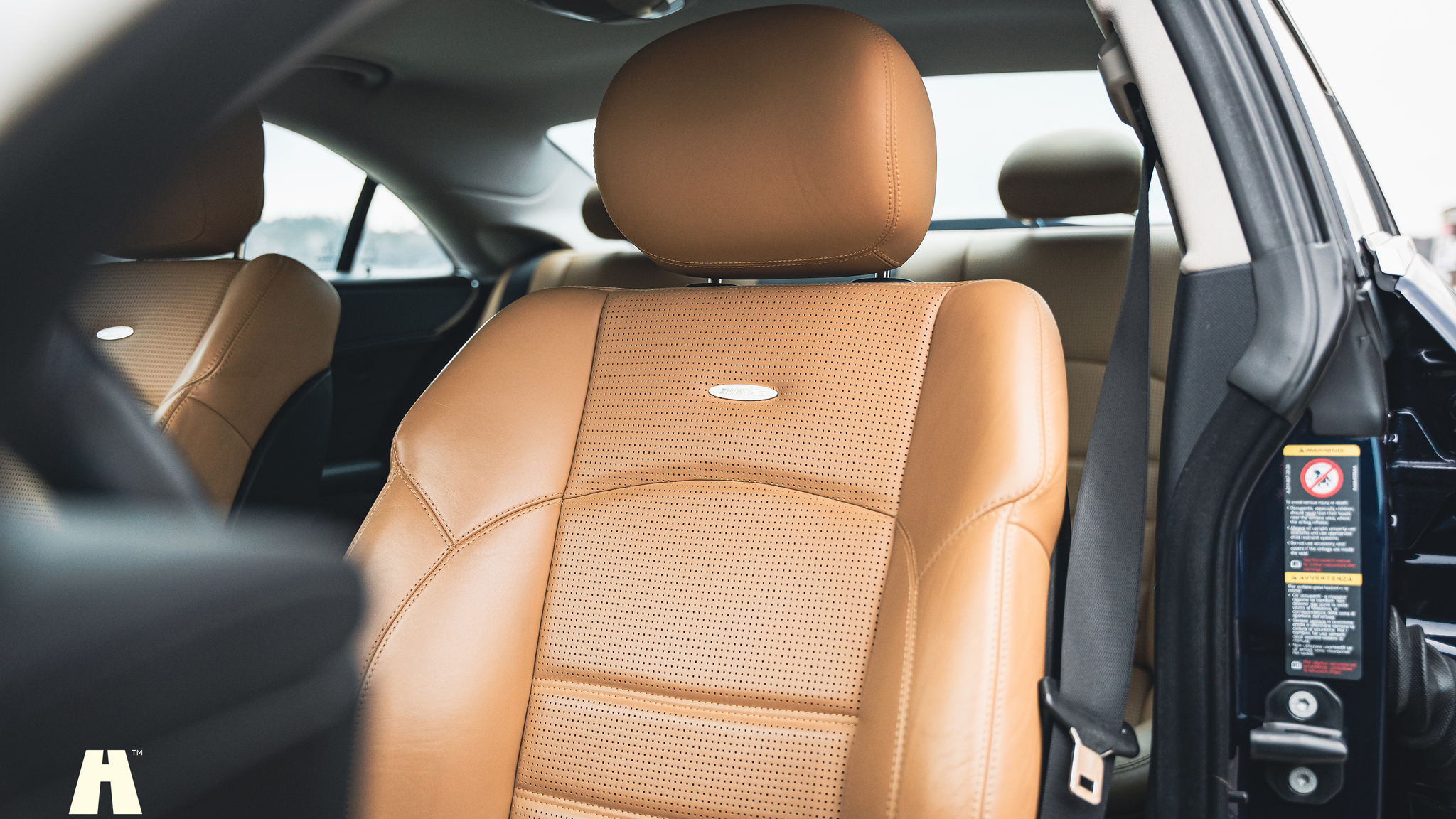 Interiörbild 2008 Mercedes-Benz CLS 63 AMG (9)