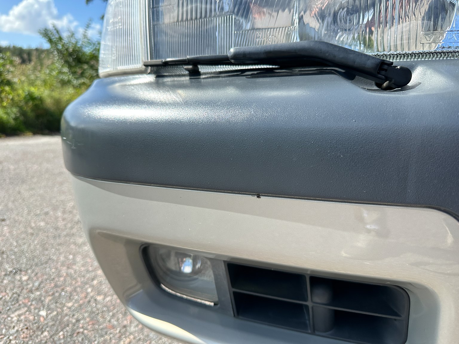 Exterior image of 2000 Volvo V70 XC 2.4 T AWD 
