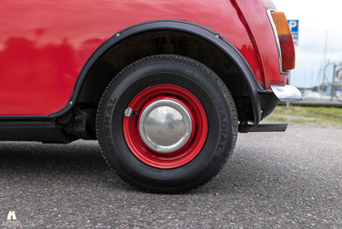 Exterior image of 1970 Austin Mini 1000