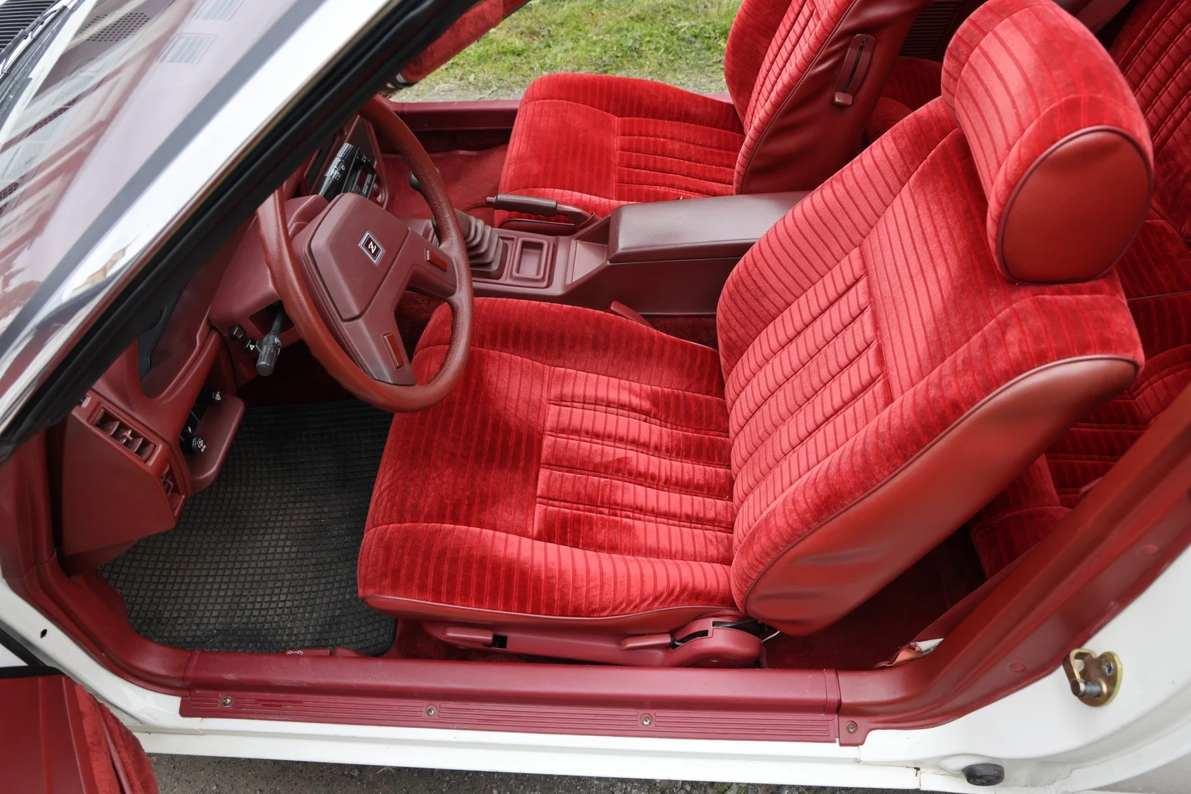 Innenraumfoto von 1983 Datsun 280ZX (33)