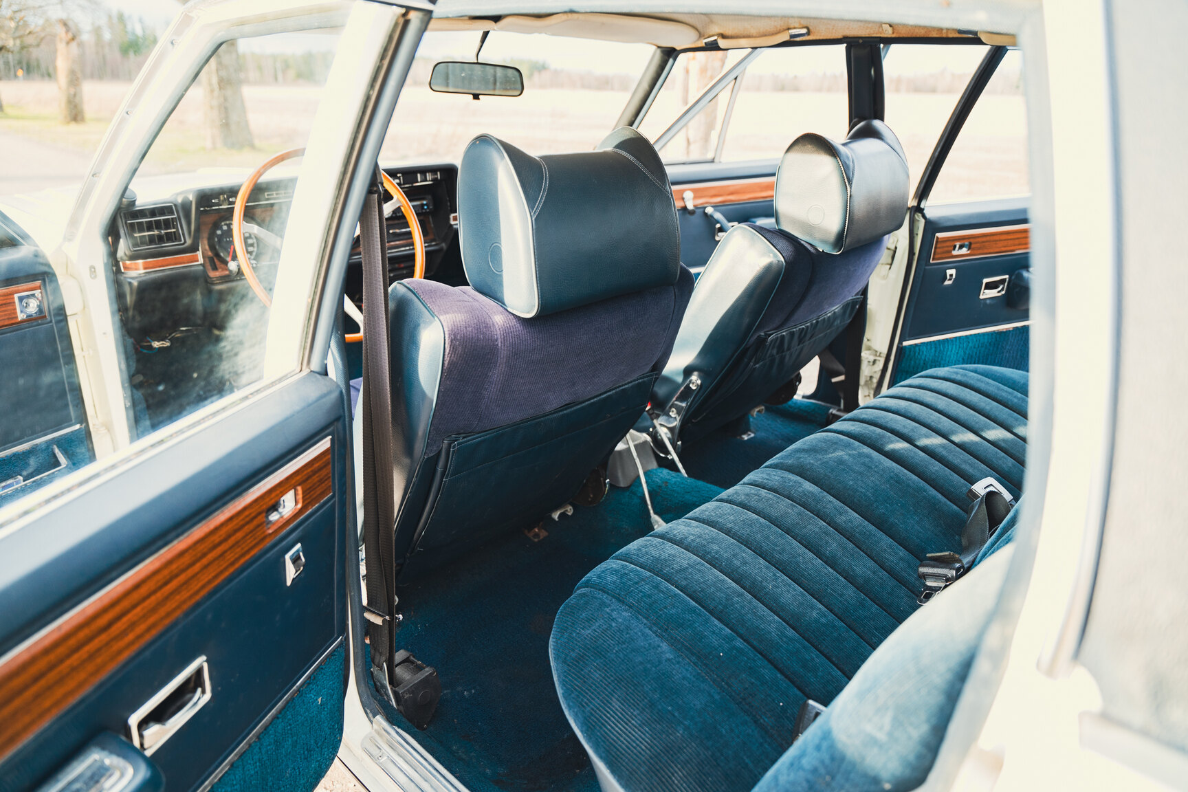 Interior image of 1973 Opel Diplomat V8