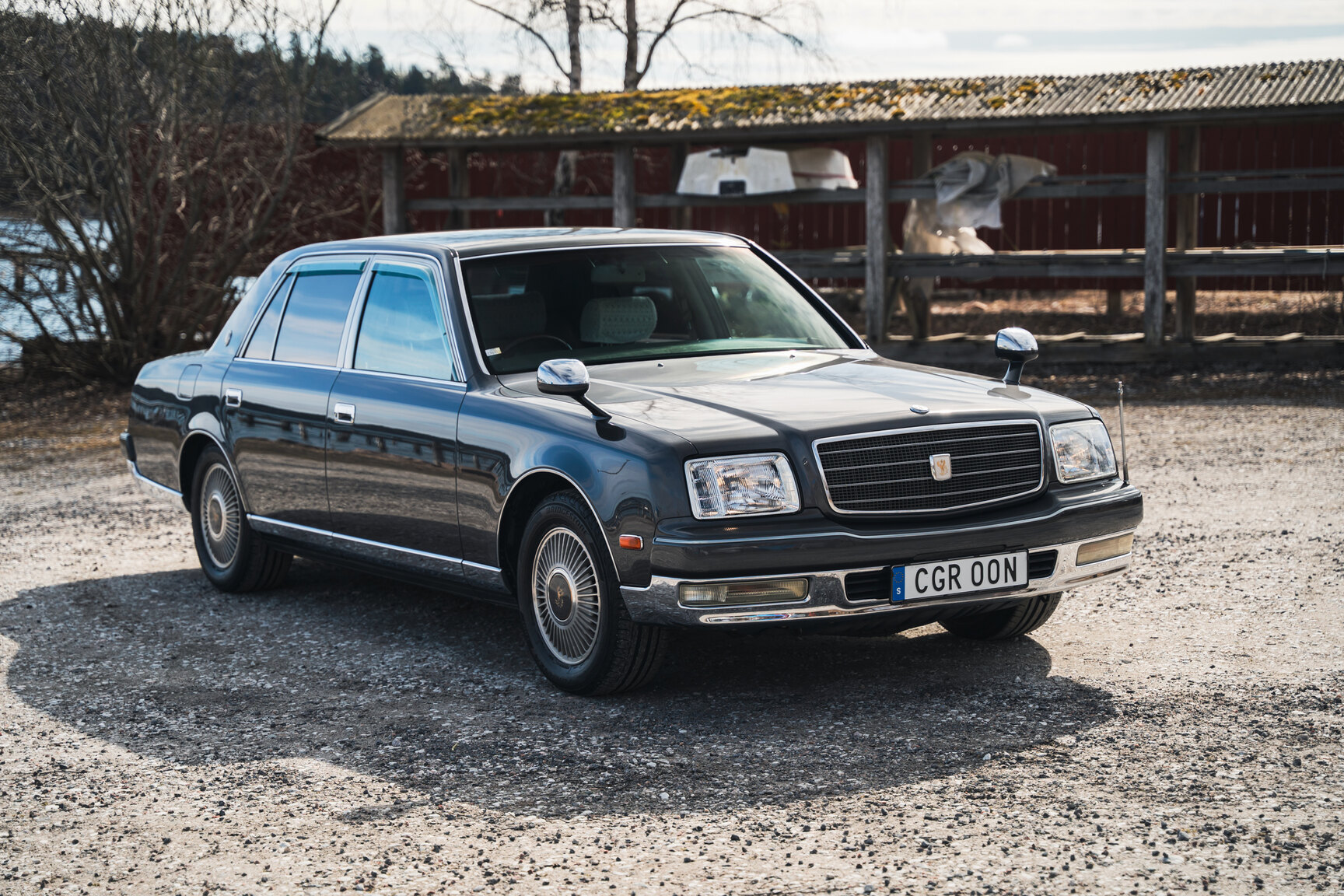 Exteriörbild på 2000 Toyota Century