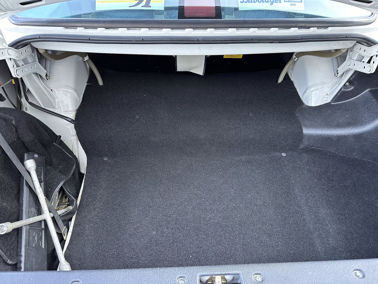 Interior image of 1991 Volvo 240 GLT