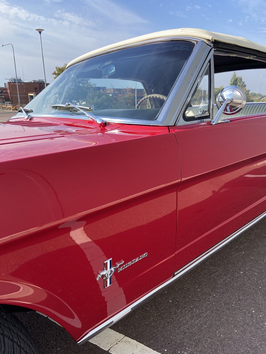 Exteriörbild på 1966 Ford Mustang Convertible