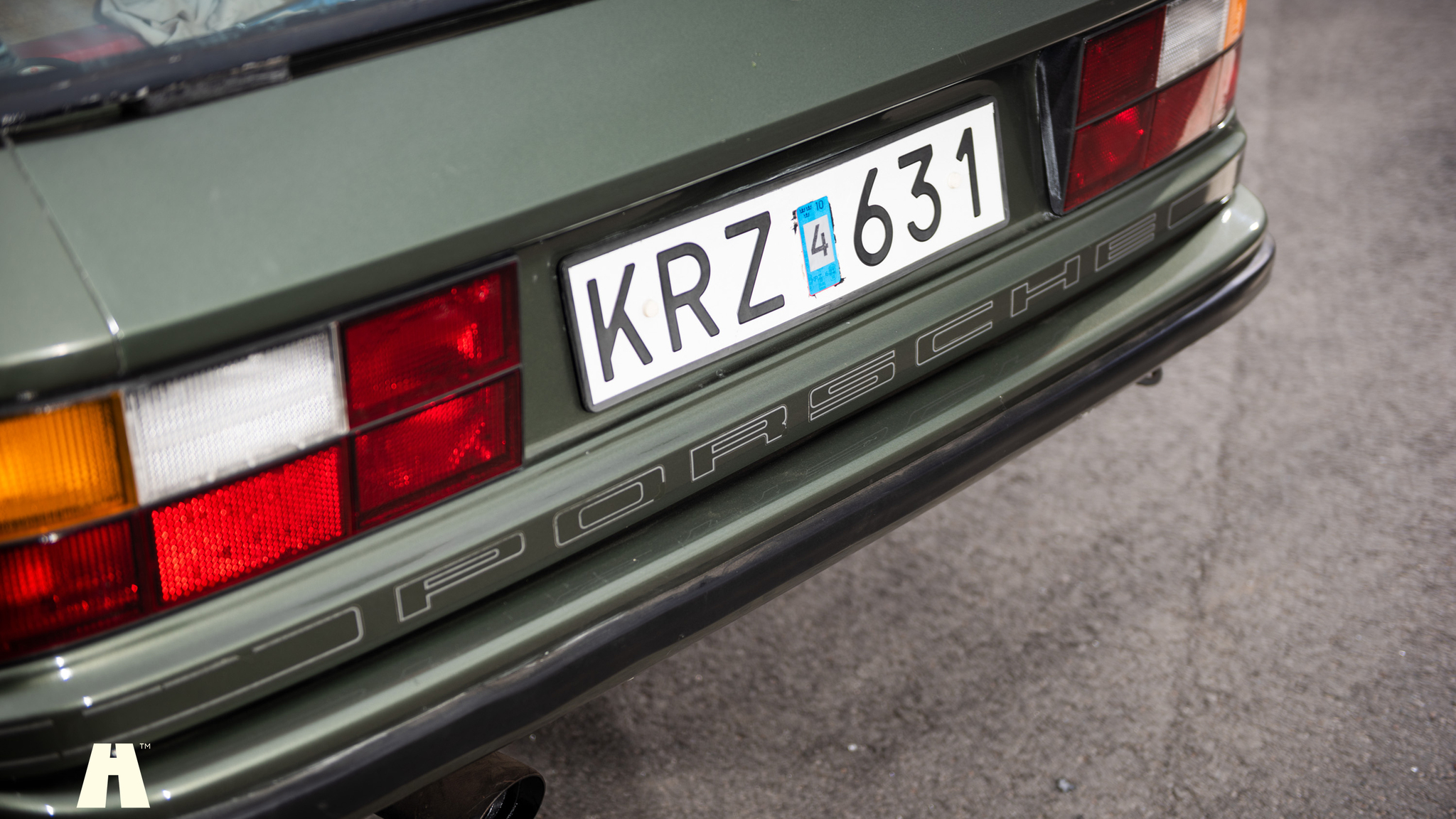 Exterior image of 1981 Porsche 924 (115)