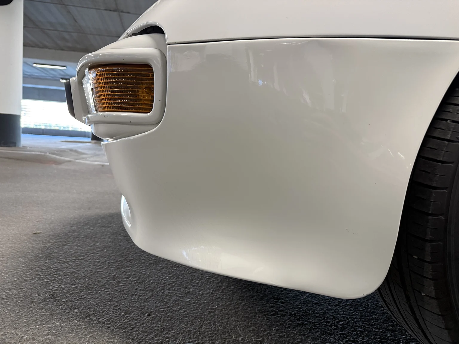 Exterior image of 1984 PORSCHE 944 Targa (79)