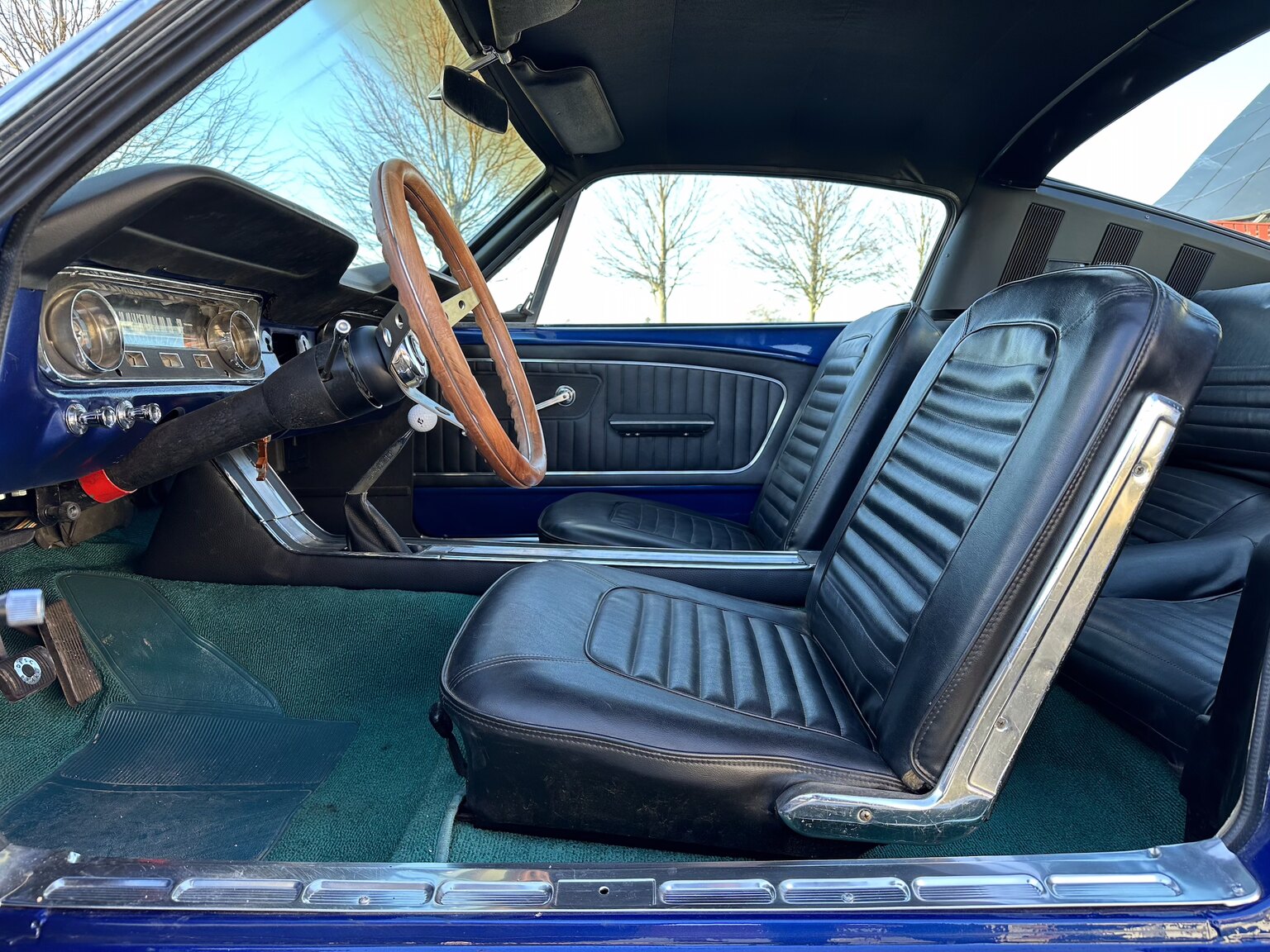 Interiörbild 1965 Ford Mustang Fastback 351W (3)