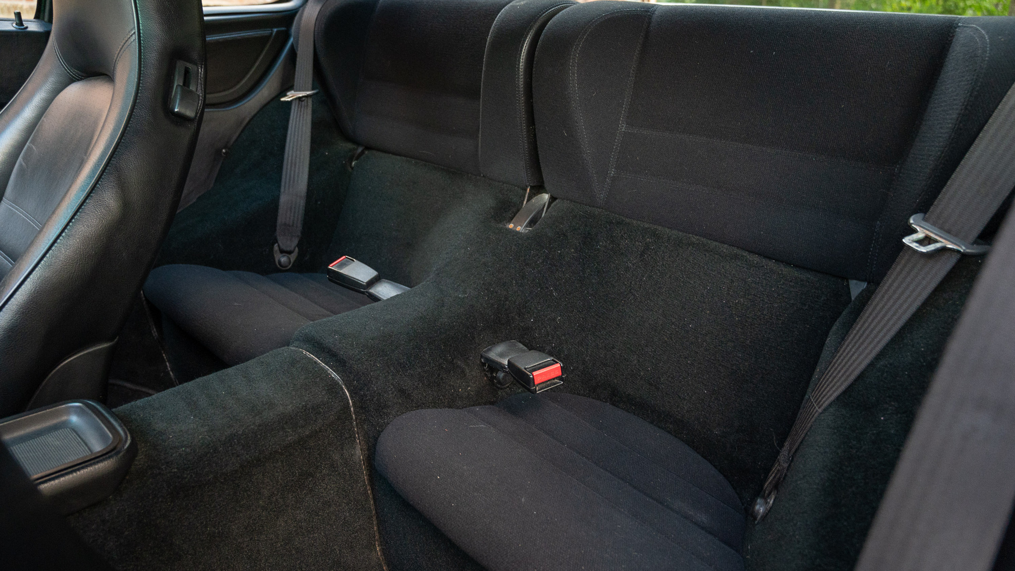 Interior image of 1995 Porsche 968