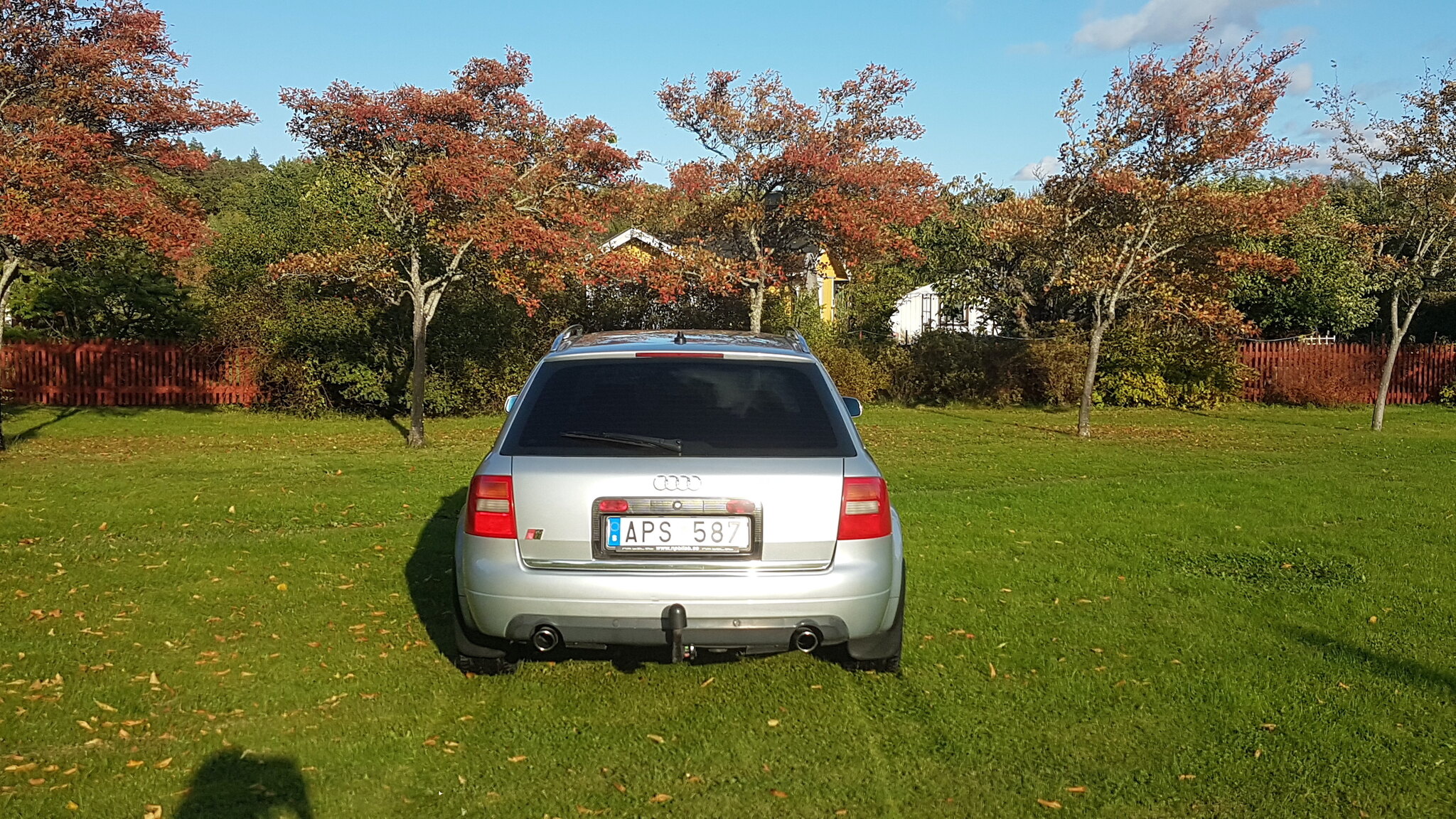 Exteriörbild på 2000 Audi S6 Avant