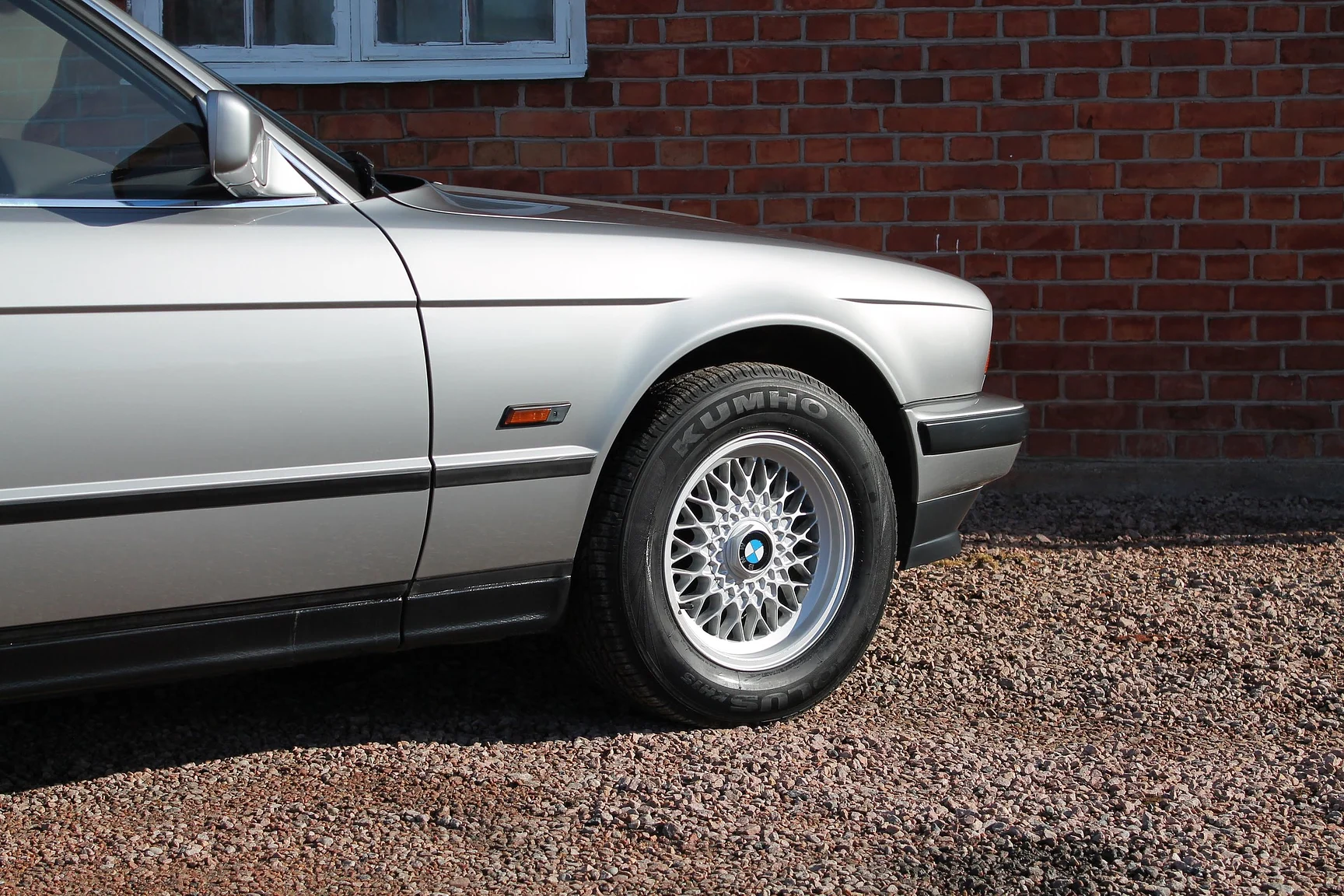 Exterior image of 1988 BMW 535i - NO RESERVE (10)