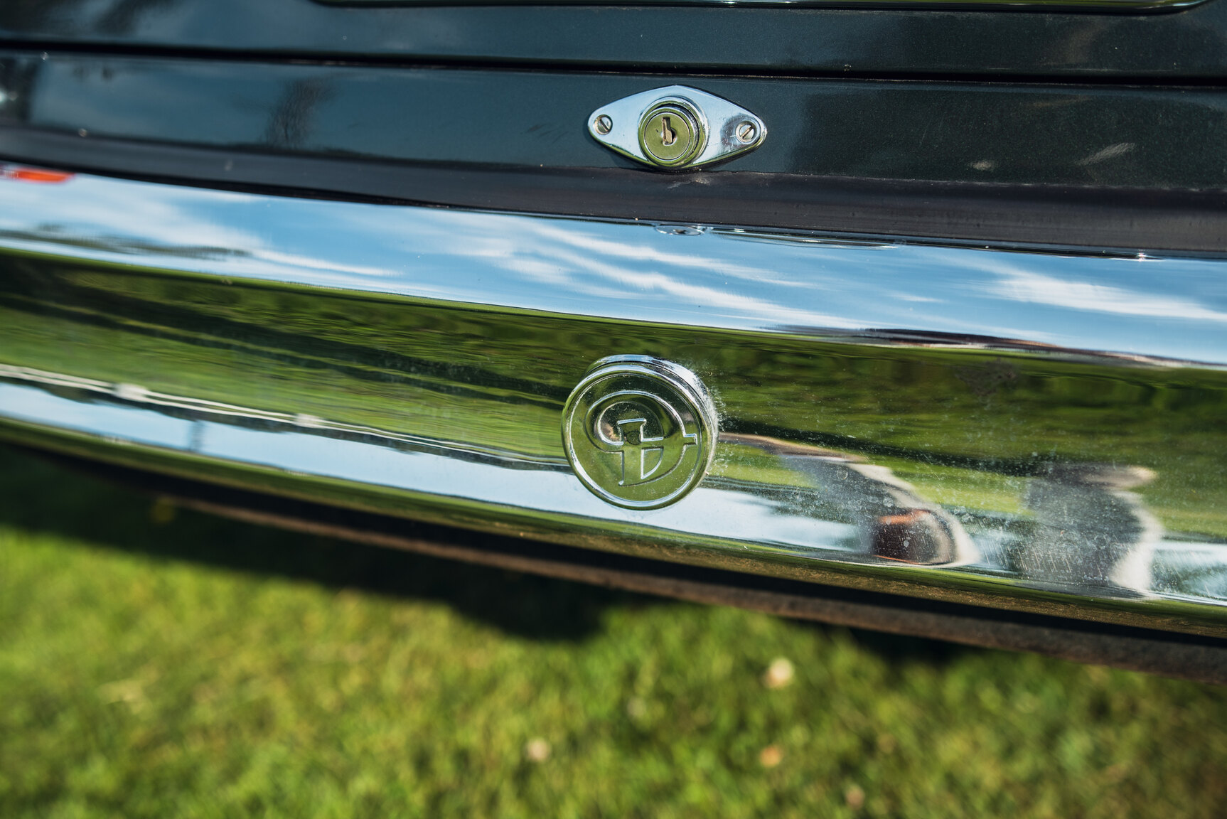 Exterior image of 1965 Daimler 250 V8