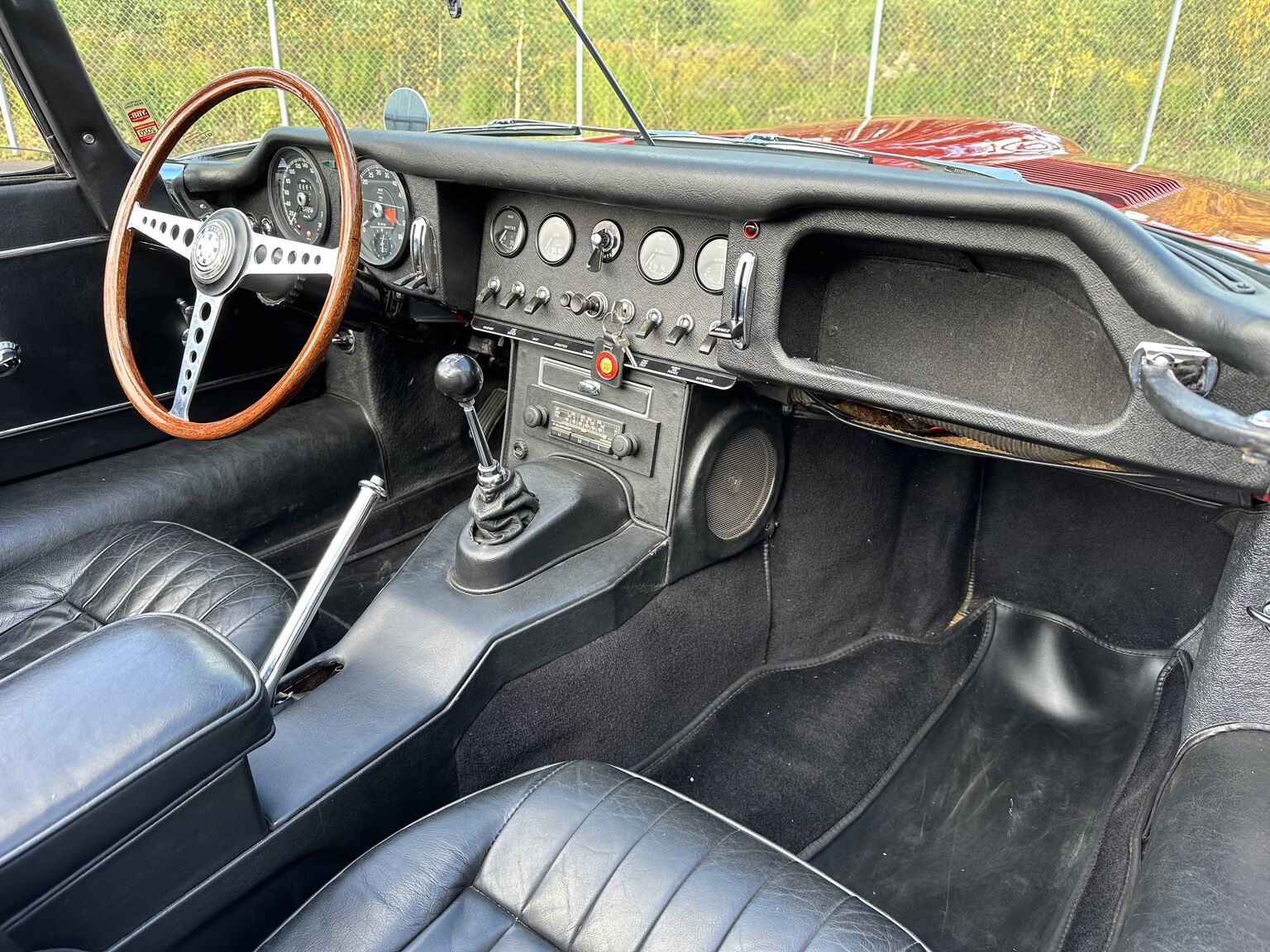 Innenraumfoto von 1965 Jaguar E-Type Series 1 (27)