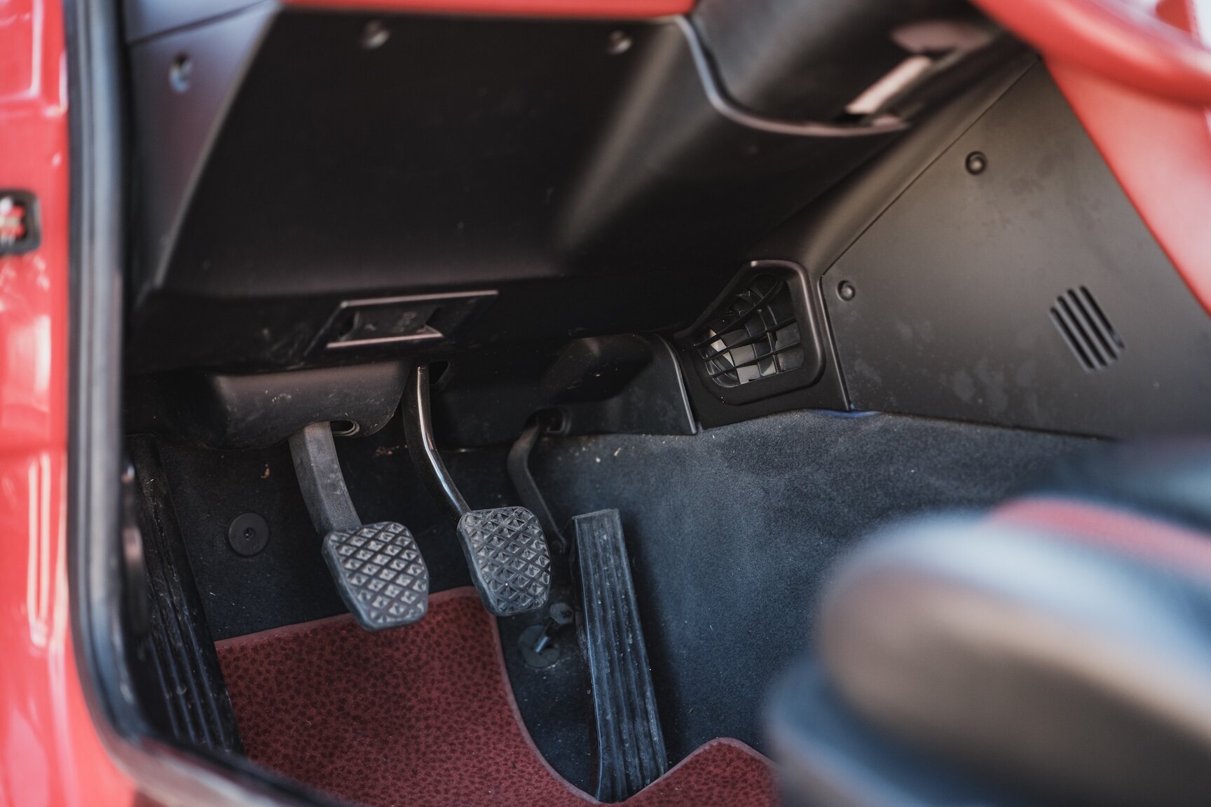Interior image of 1999 BMW Z3 2.8i Roadster