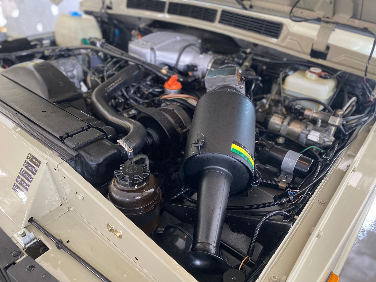 Image of 1991 Range Rover Restomod mechanics