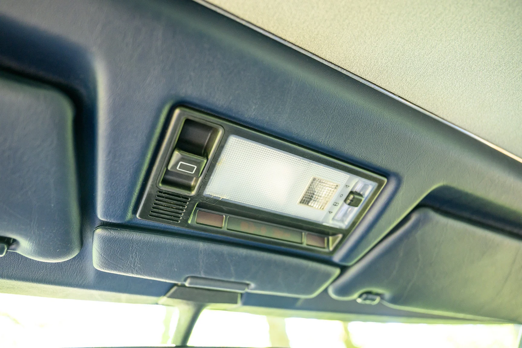 Innenraumfoto von 1992 Mercedes-Benz 300 TE (30)