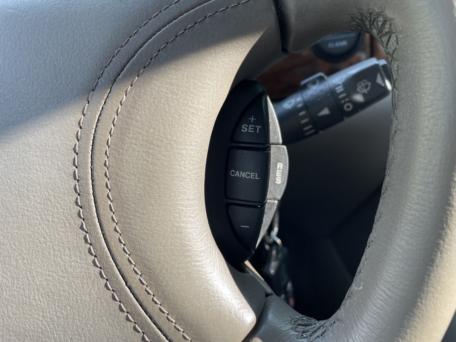 Innenraumfoto von 1998 Jaguar XJ8 Sovereign (17)