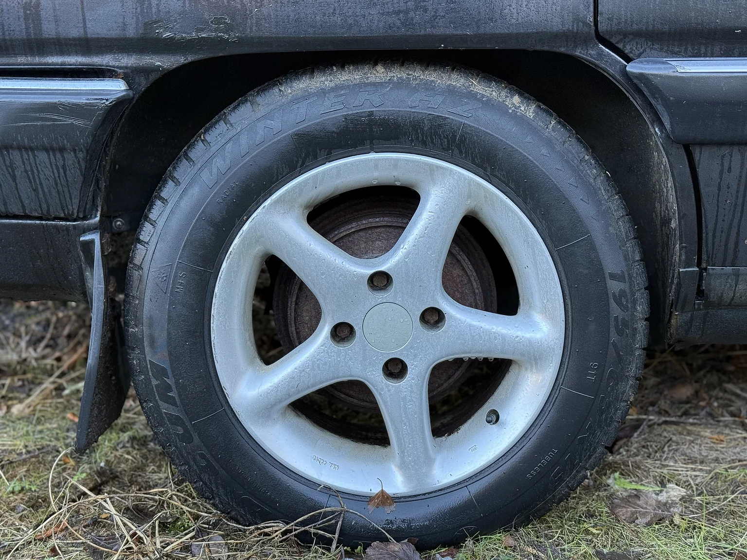 Exteriörbild på 1990 Audi 100 Avant (18)