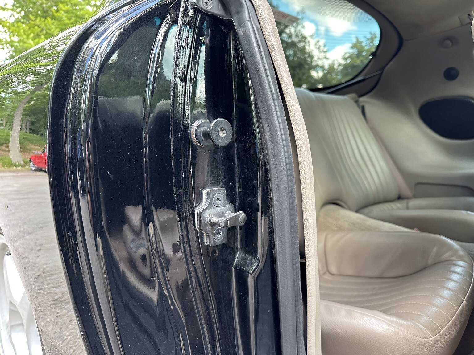 Interior image of 2000 Pontiac TransAm Firebird (34)