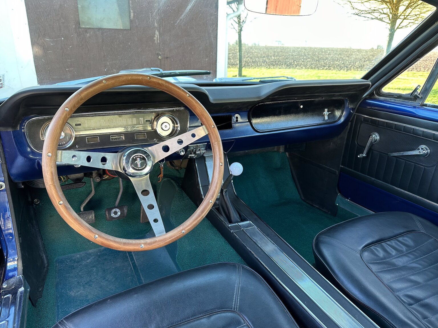 Interior image of 1965 Ford Mustang Fastback 351W (2)