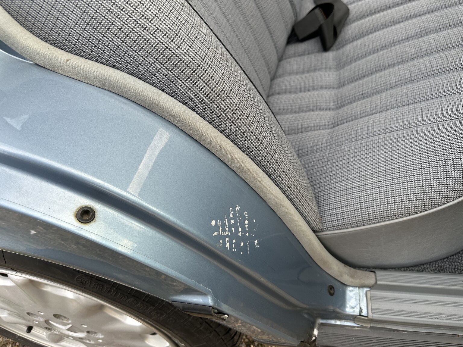 Interior image of 1988 Mercedes-Benz 190 E