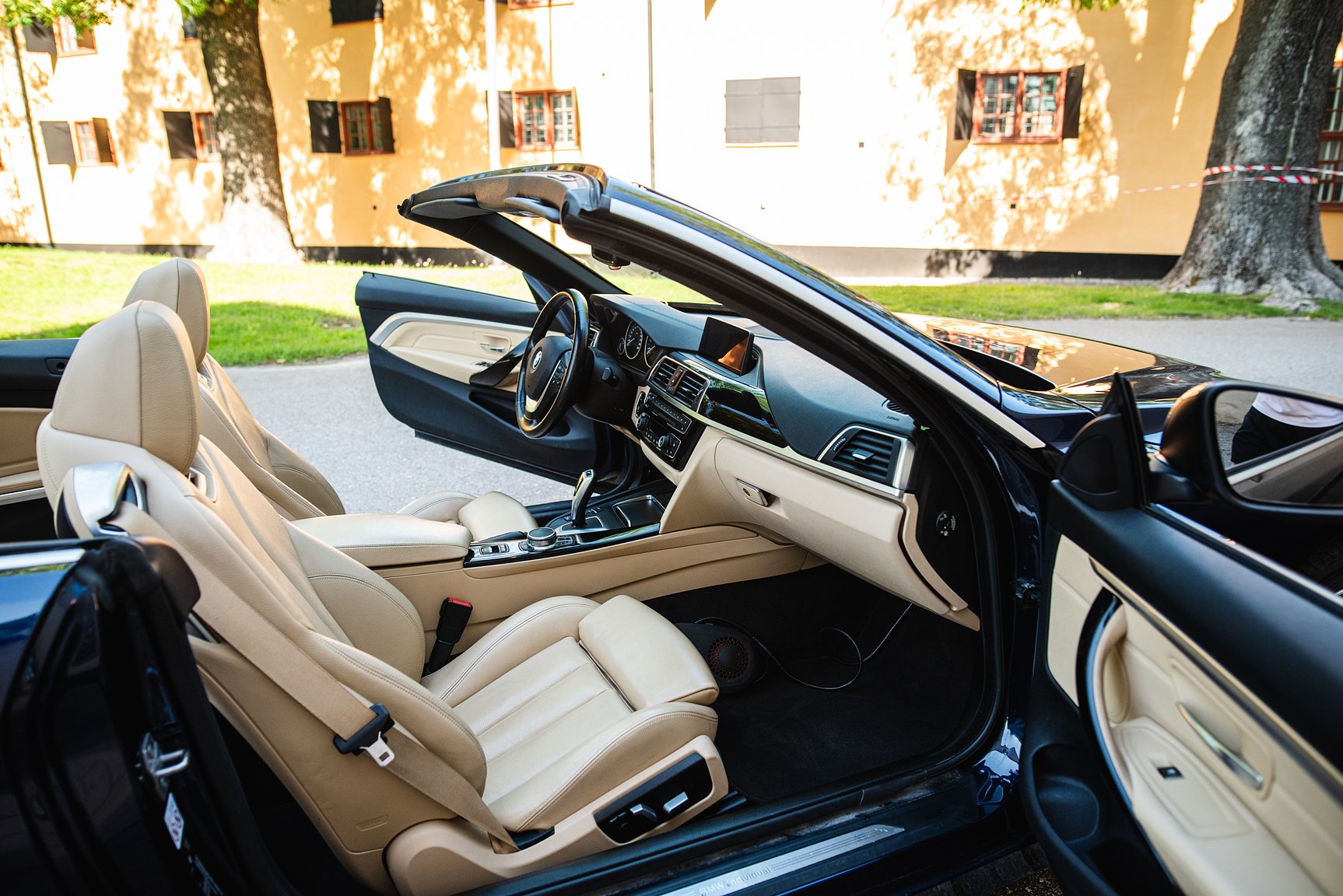 Interior image of 2018 BMW 430i xDrive Convertible