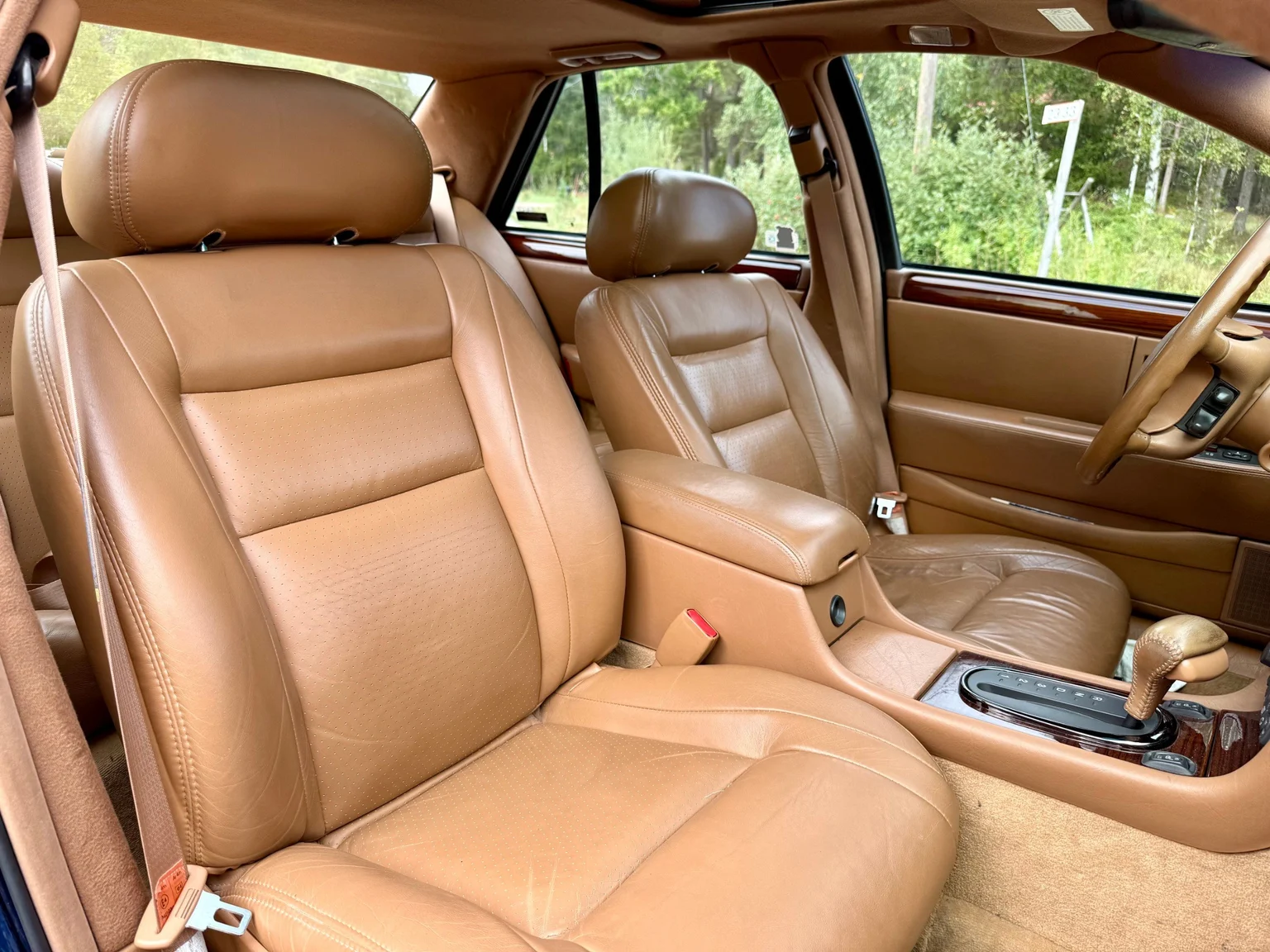 Innenraumfoto von 1997 Cadillac STS Seville 4.6 V8 (36)