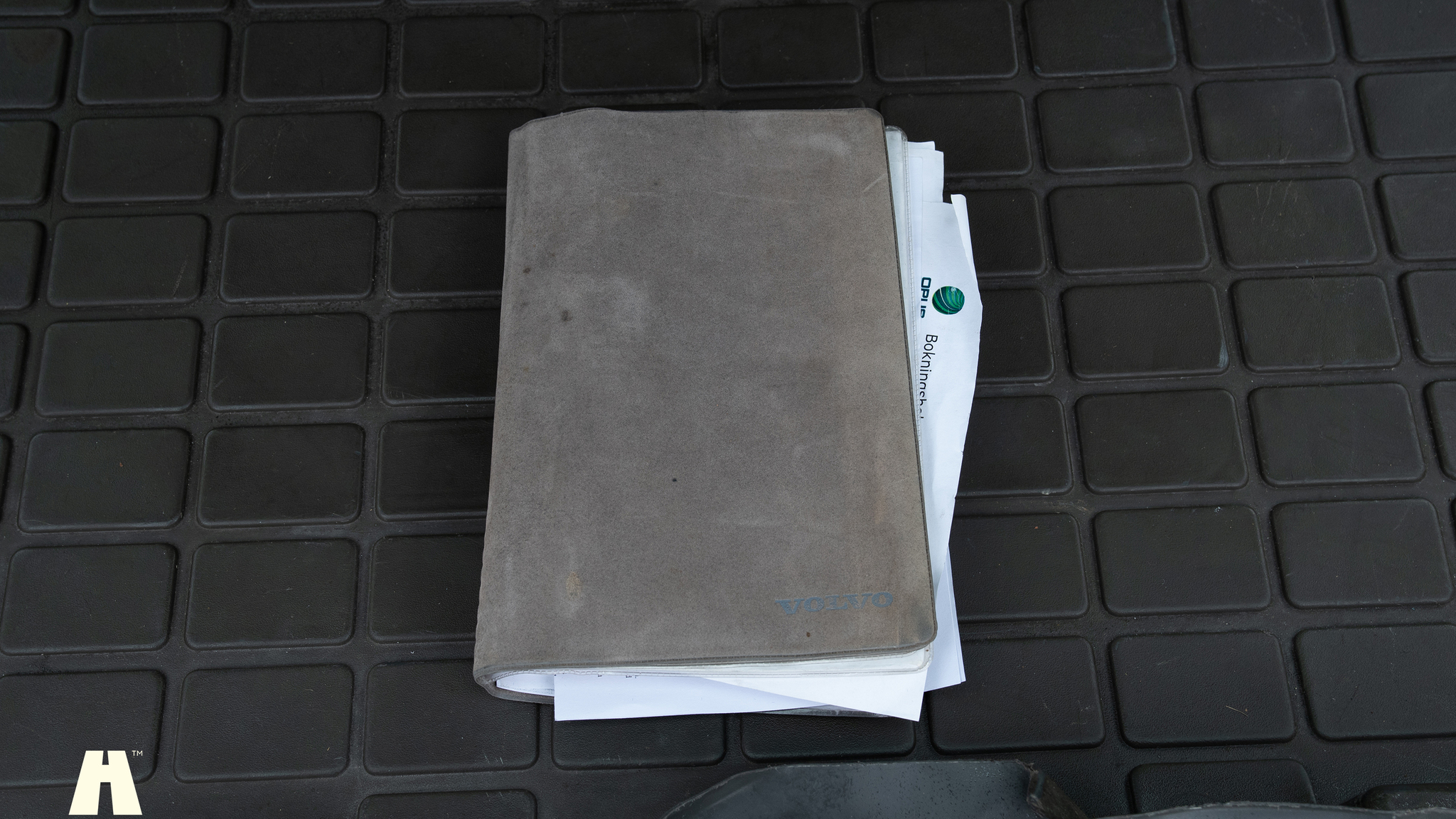 Documentation for 1997 Volvo 945 