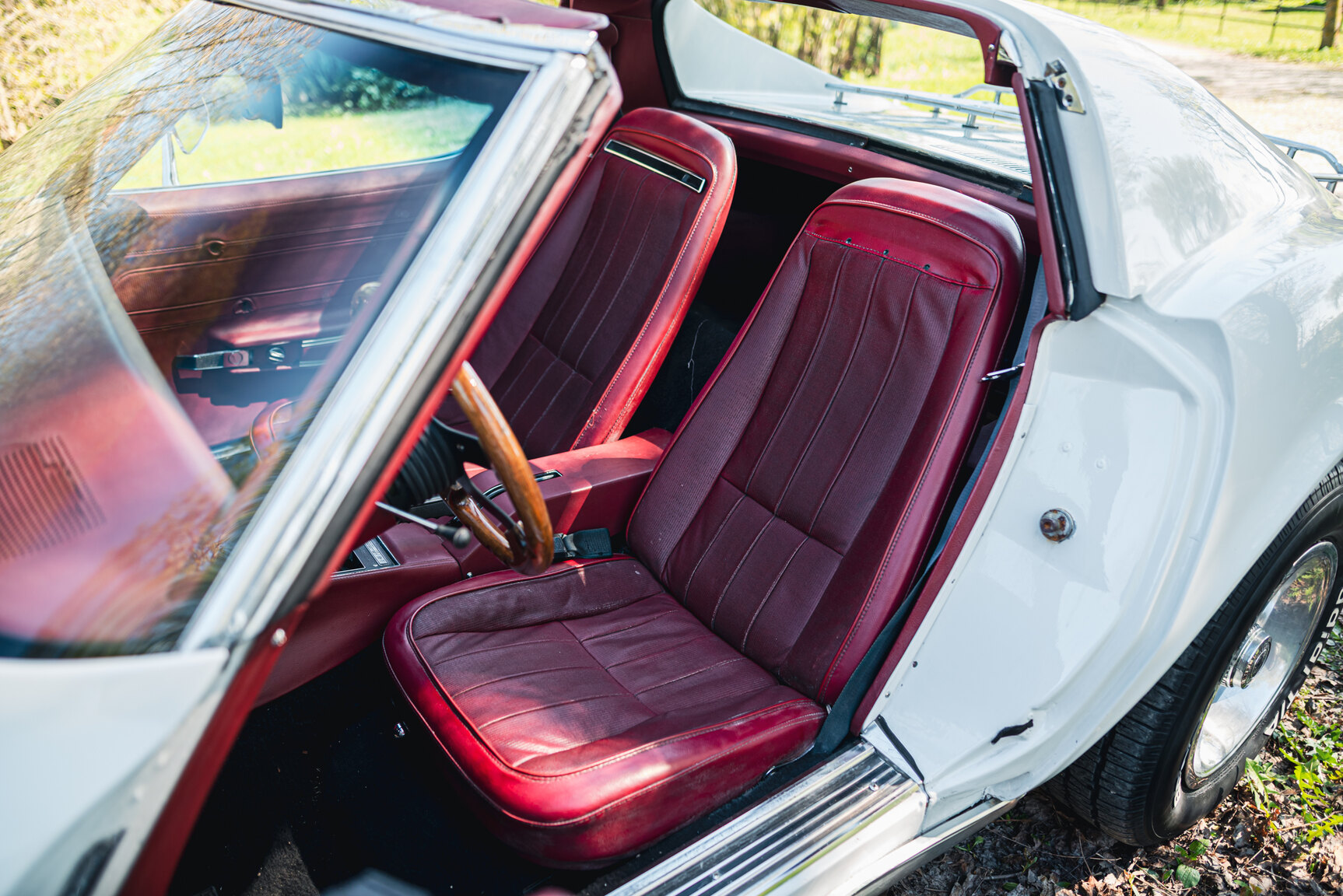 Interior image of 1975 Chevrolet Corvette Stingray (2)
