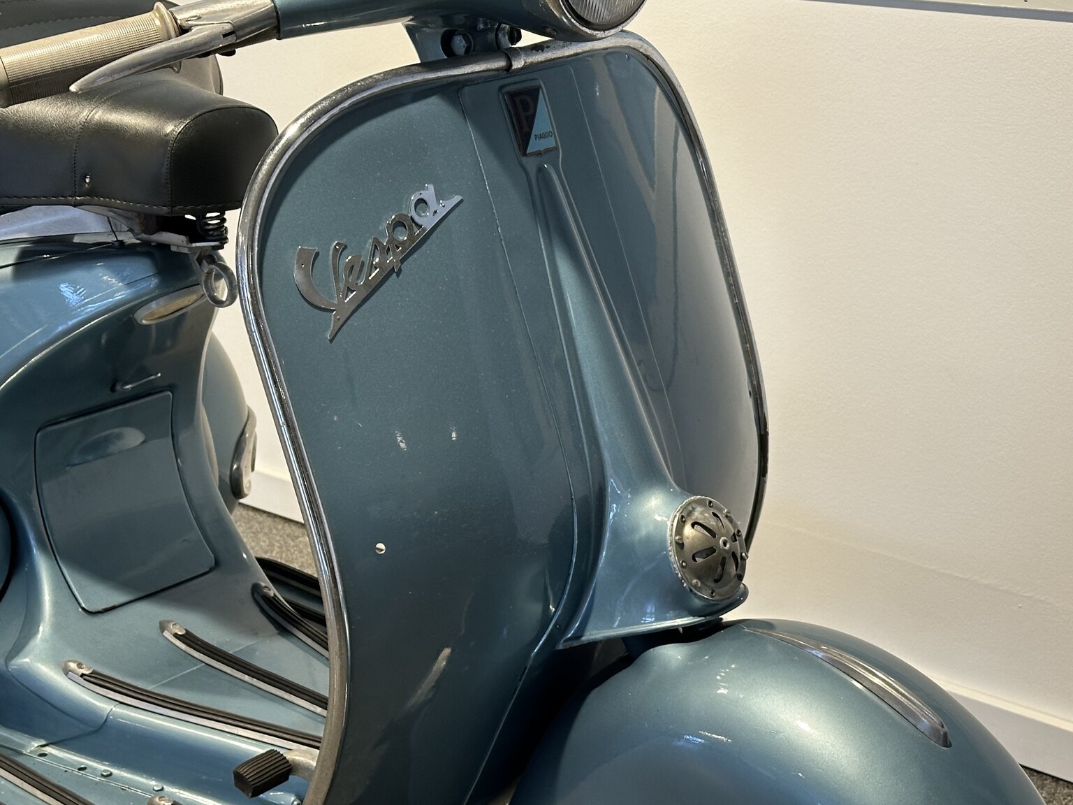 Exteriörbild på 1959 Vespa Piaggio 150cc Widebody