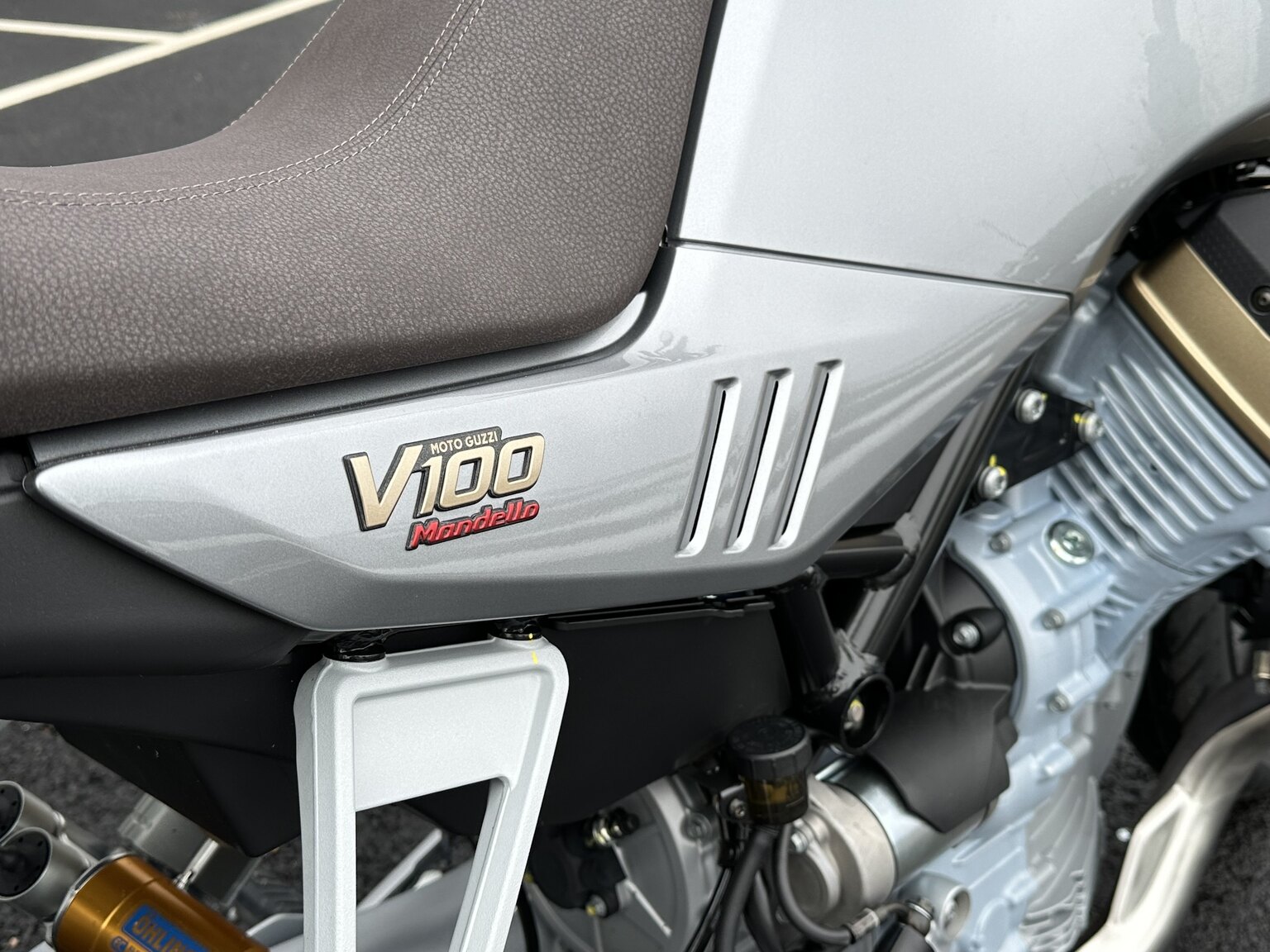 Exteriörbild på 2023 Moto Guzzi V100 Mandello S (6)