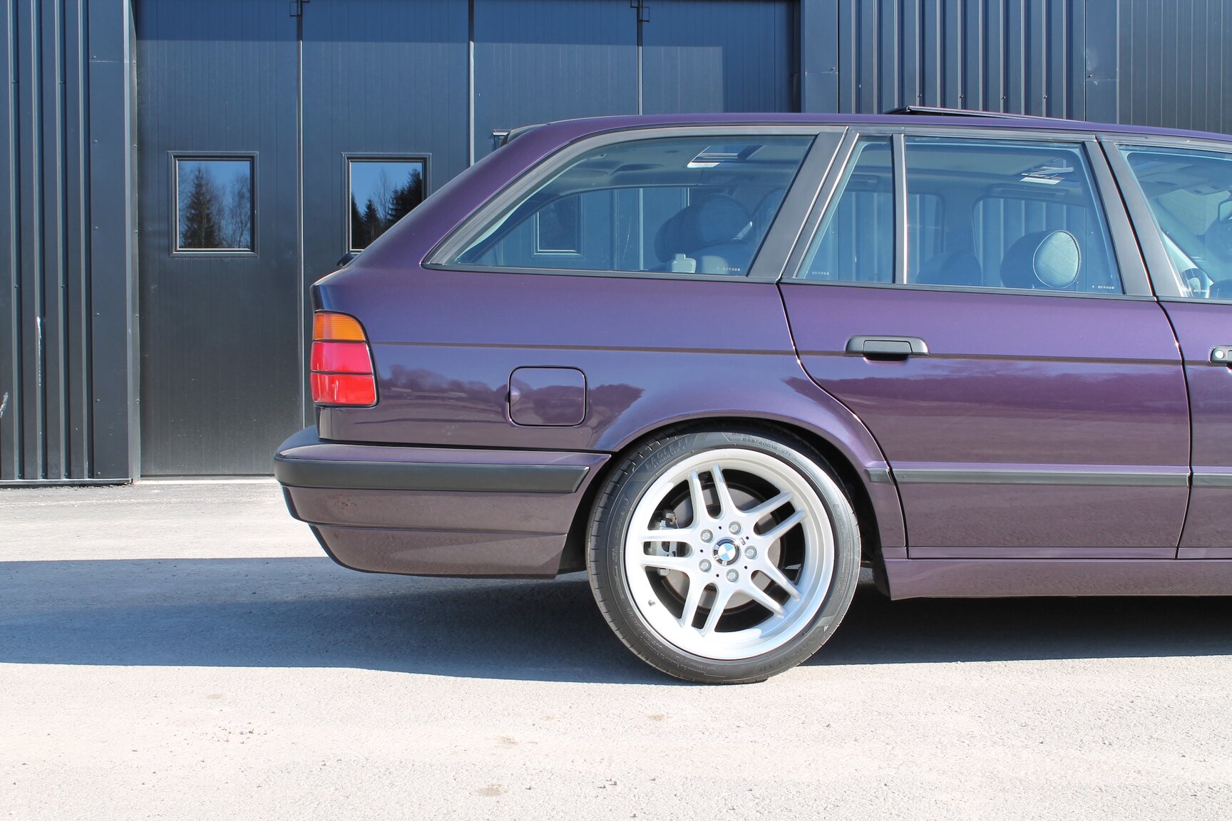 Exteriörbild på 1996 BMW 540i Touring "No Reserve Auction"
