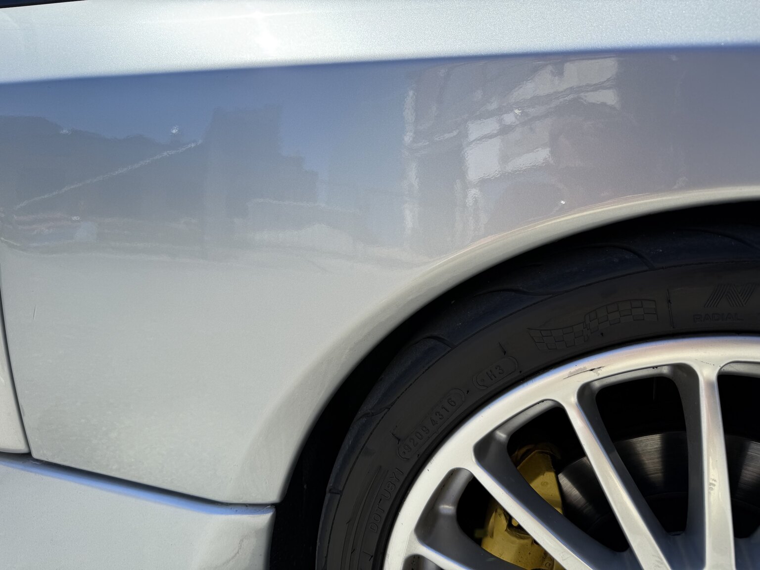 Exterior image of 2002 Renault Clio Sport V6