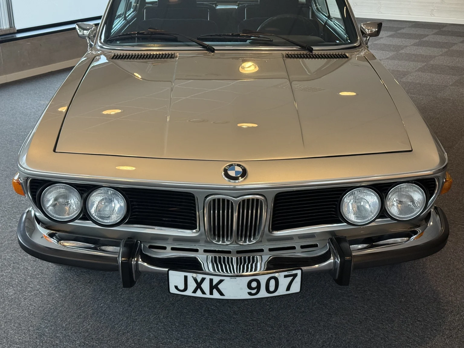 Exteriörbild på 1972 BMW E9 3.0 CSI (7)