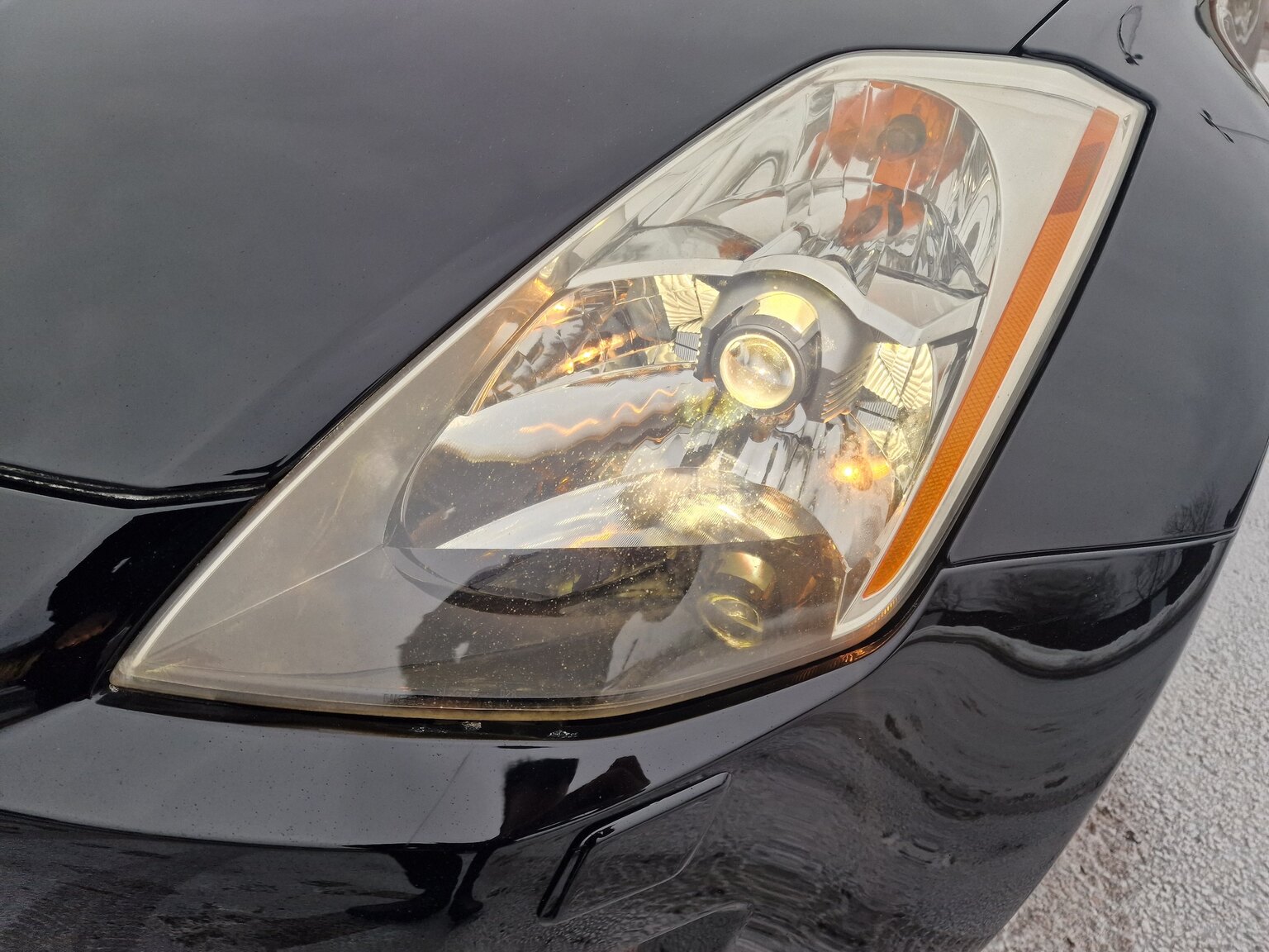 Exteriörbild på 2004 Nissan 350Z