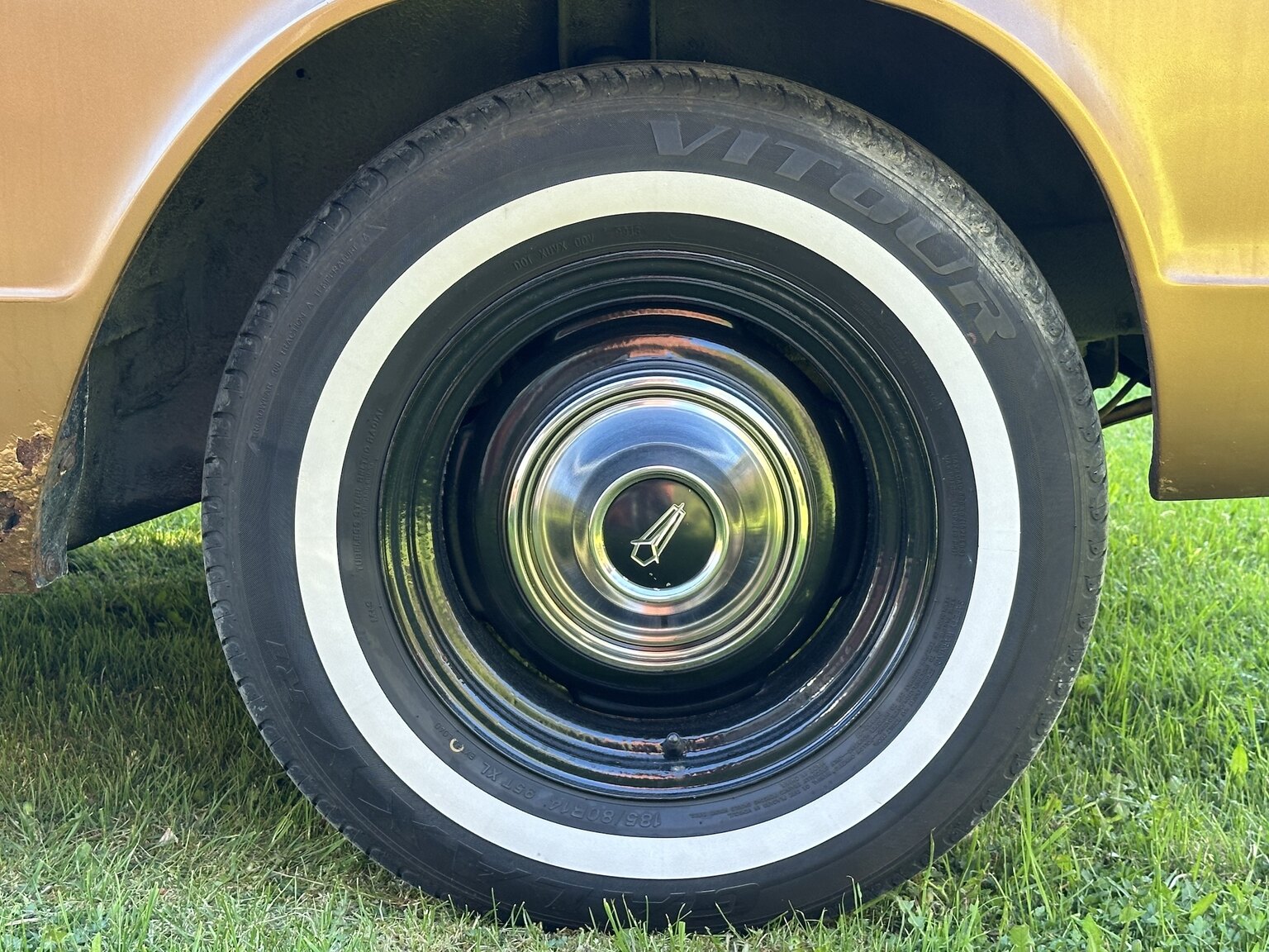 Exterior image of 1966 Plymouth Valiant 100 2-door Sedan