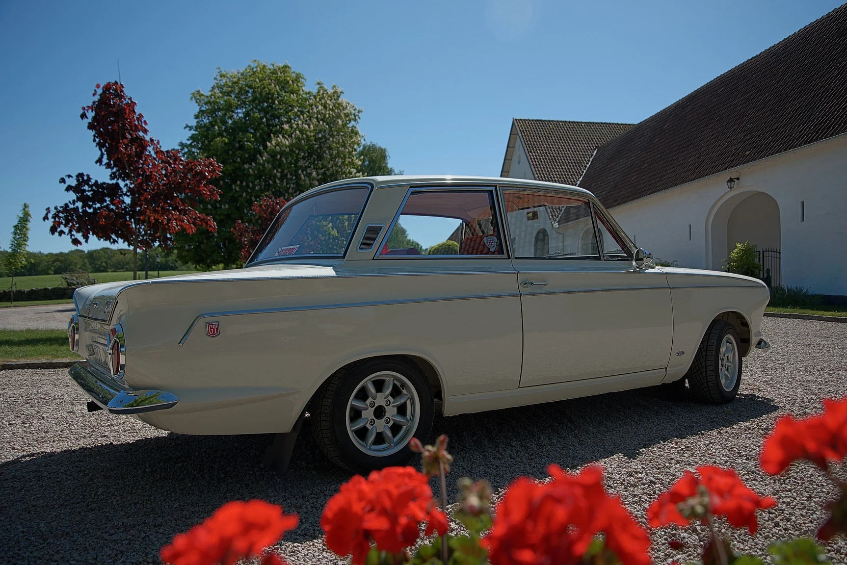 Exteriörbild på 1966 Ford  Cortina GT (37)