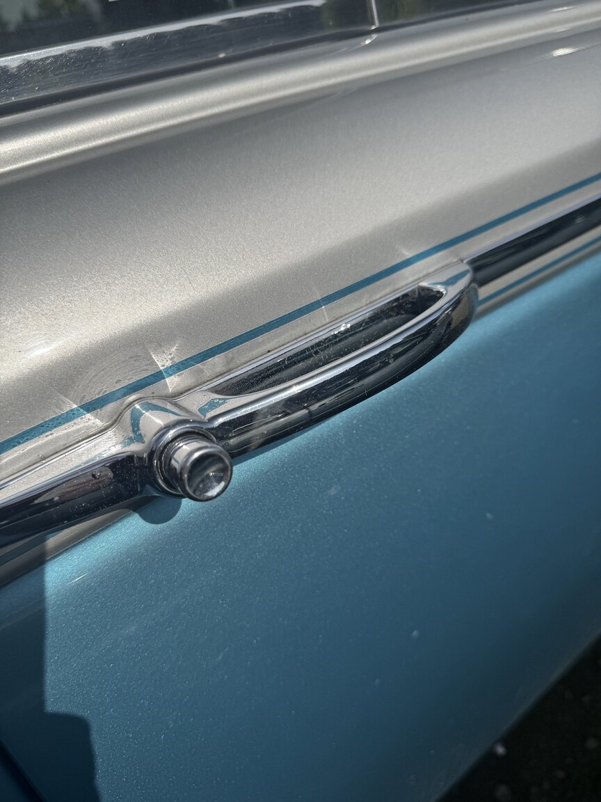 Exterior image of 1976 Rolls-Royce Silver Shadow