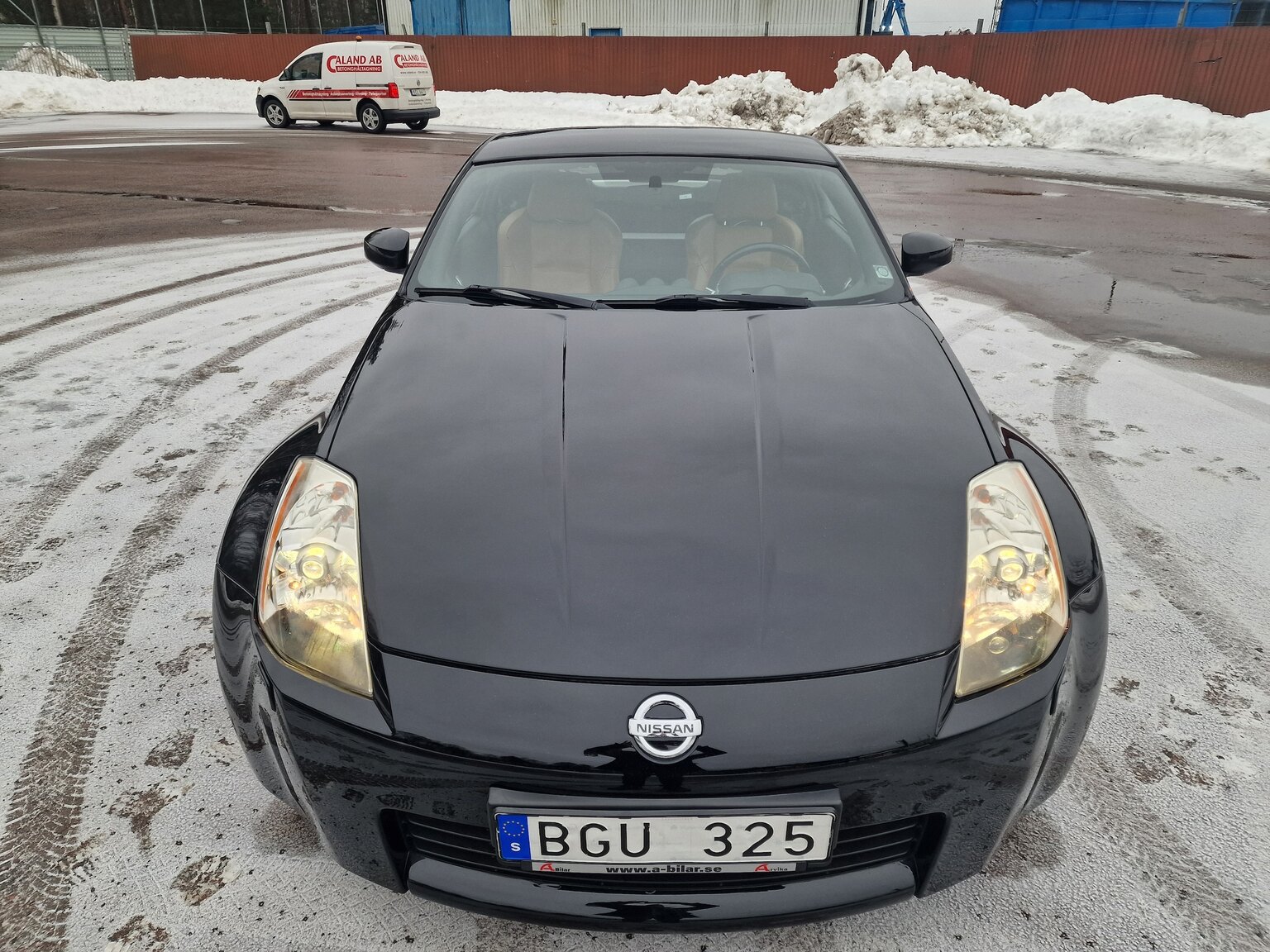 Exterior image of 2004 Nissan 350Z