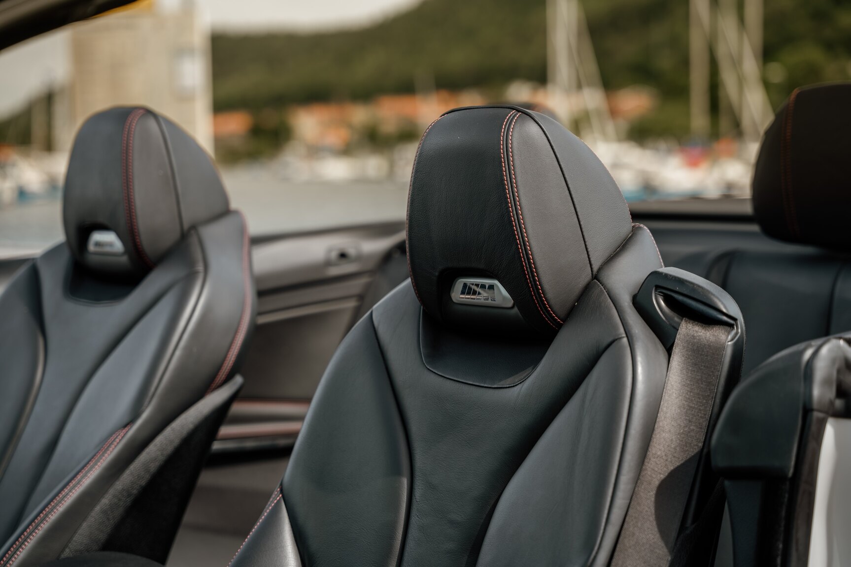 Interior image of 2015 BMW M4 Cabriolet