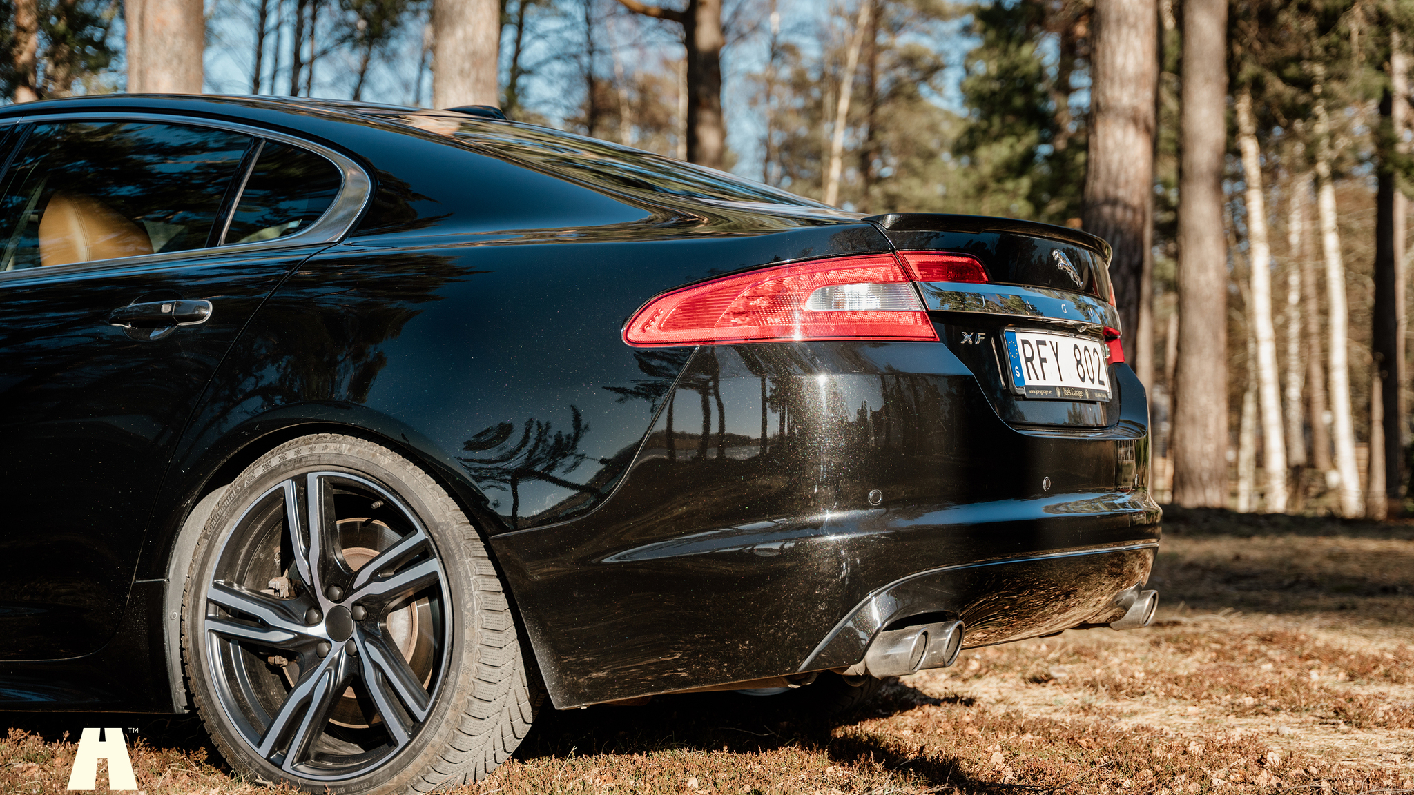 Exterior image of 2010 Jaguar XFR (40)