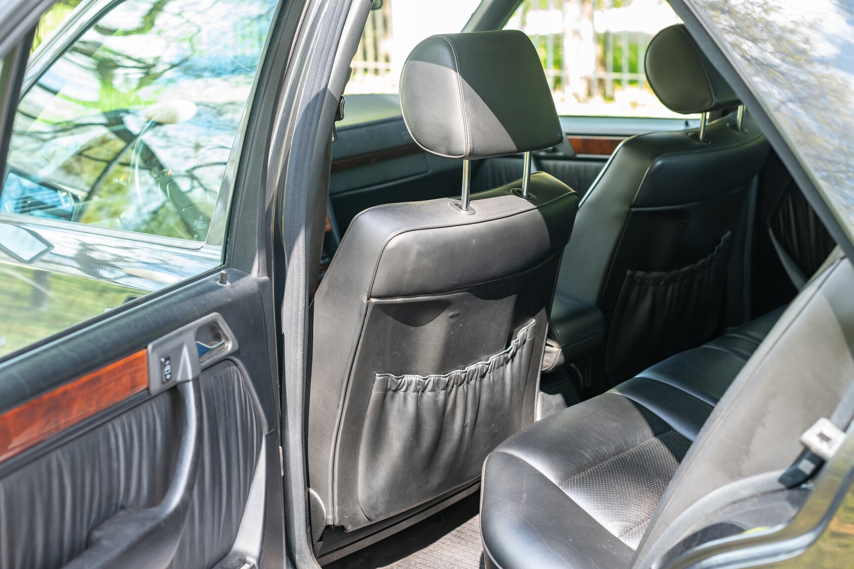 Interior image of 1993 Mercedes-Benz 400 E