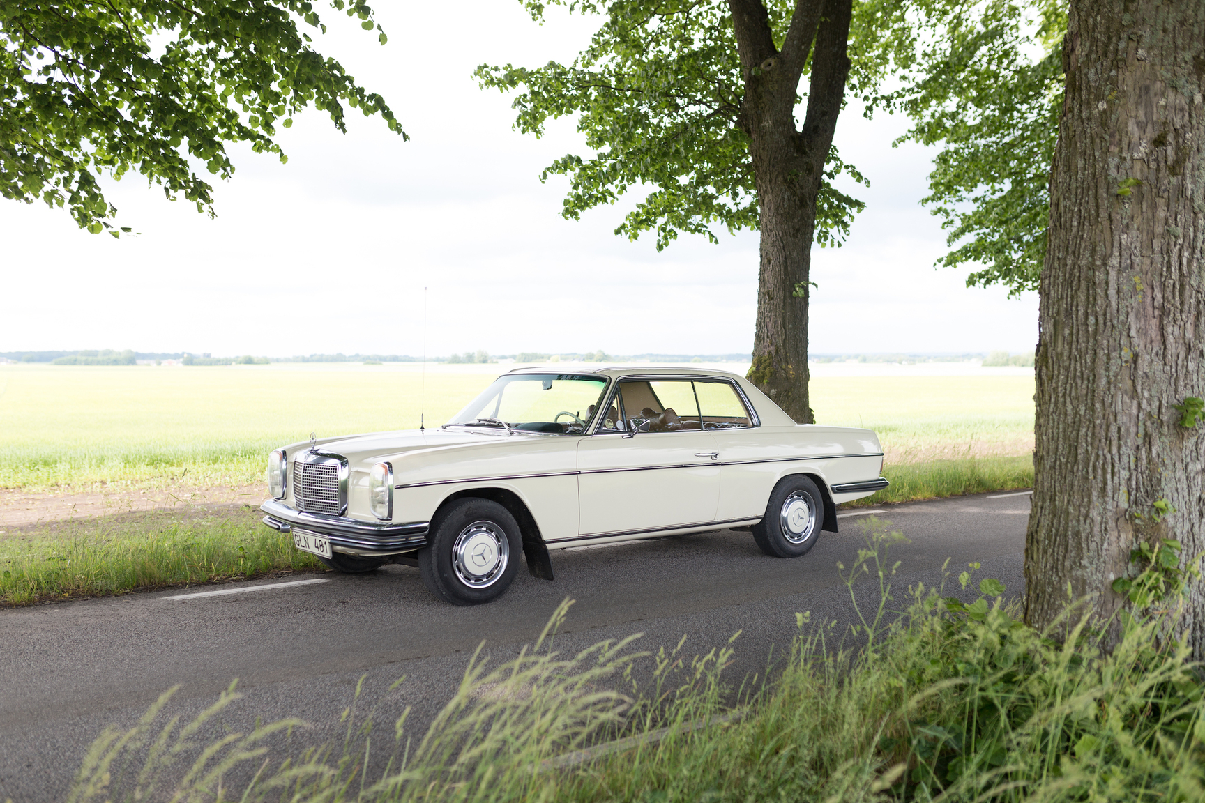 Aussenfoto 1971 Mercedes 250 C
