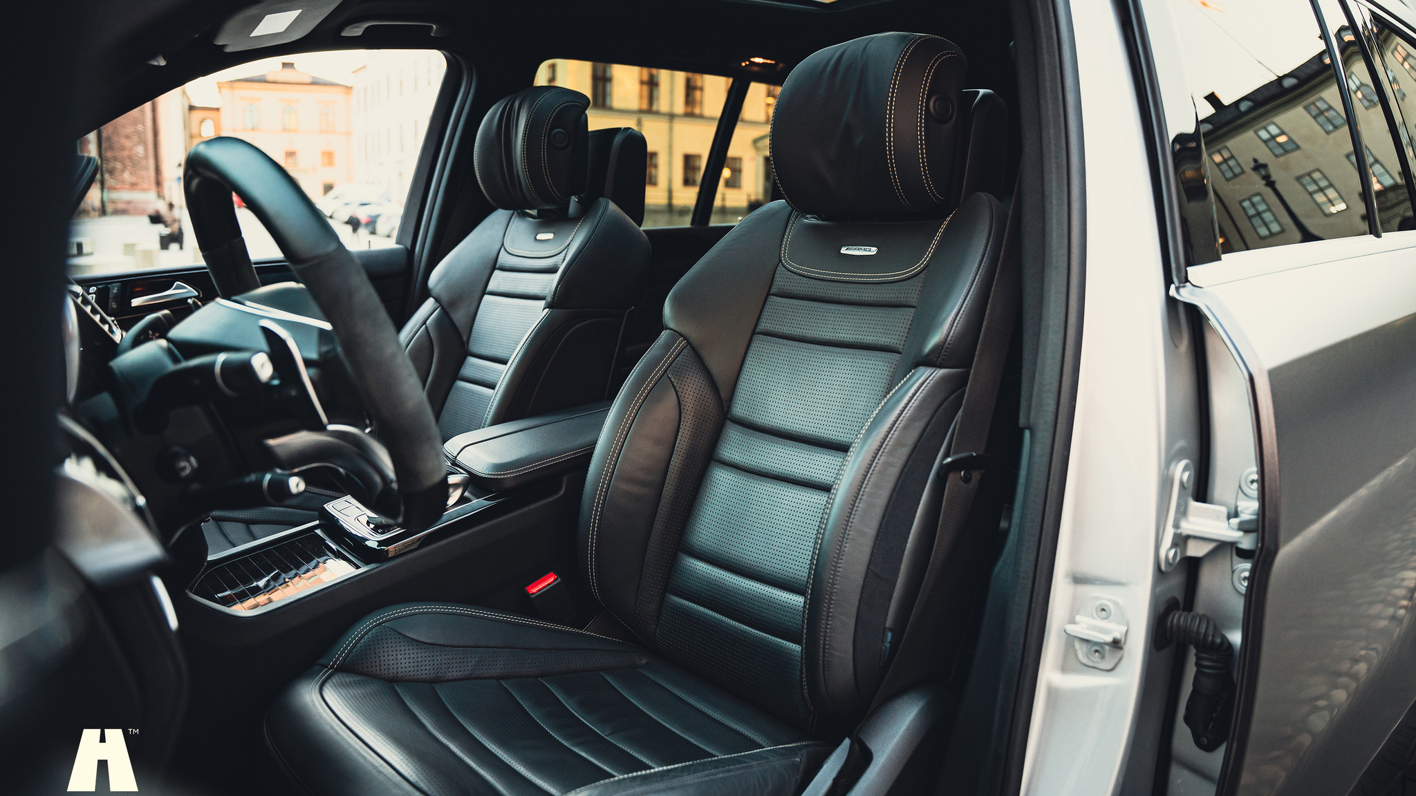 Interiörbild 2017 Mercedes-Benz GLS 63 AMG (4)