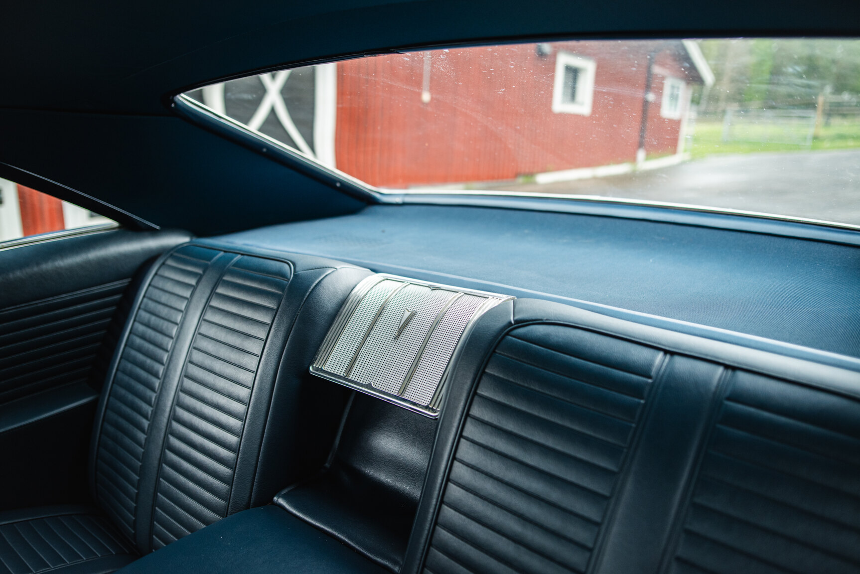 Interior image of 1965 Pontiac Catalina 421 Tripower-Pack 2+2