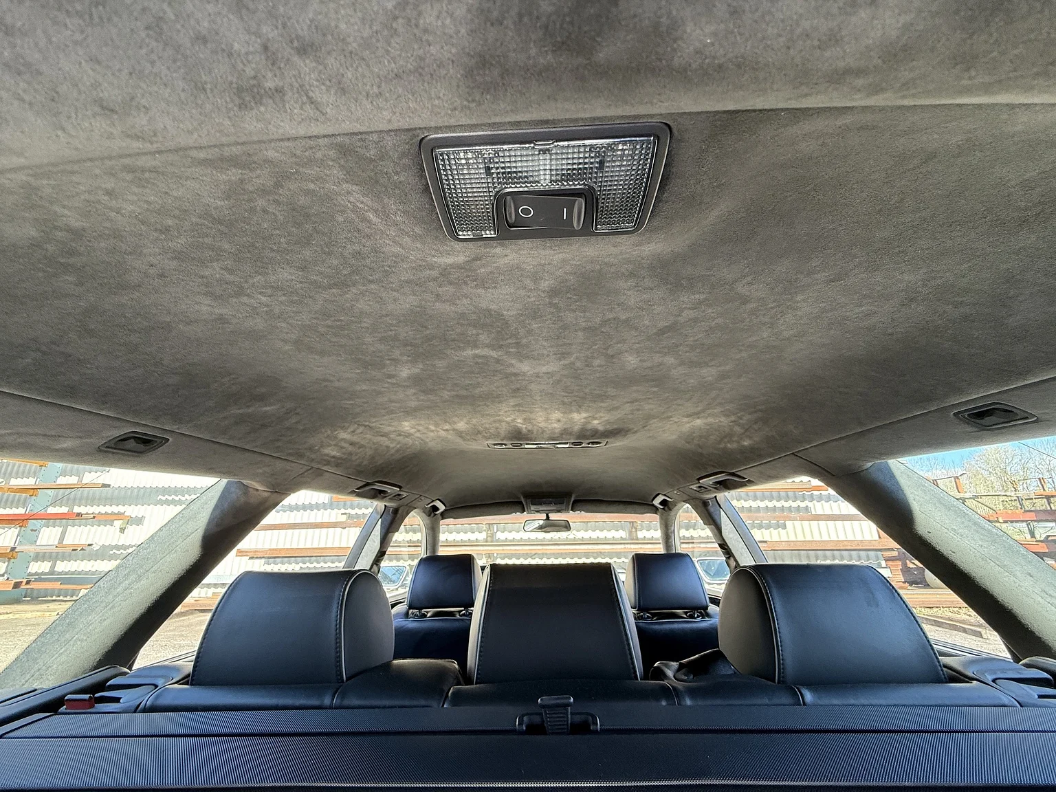 Interior image of 2002 Audi RS 6 Avant (112)